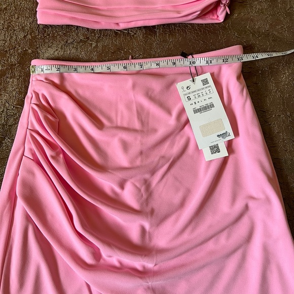 ZARA BUSTIER CROP TOP & DRAPED MINI SKIRT - Picture 4 of 11